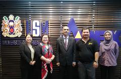 From left - Chin Sing Yun (Wilmar Conservation Lead) and Perpetua from Wilmar together with Prof Dr Amirul, Dr Zarul Hazrin Hashim (Senior Lecturer) and Dr Rosazlina Rusly (Senior Lecturer)  from USM’s School of Biological Science